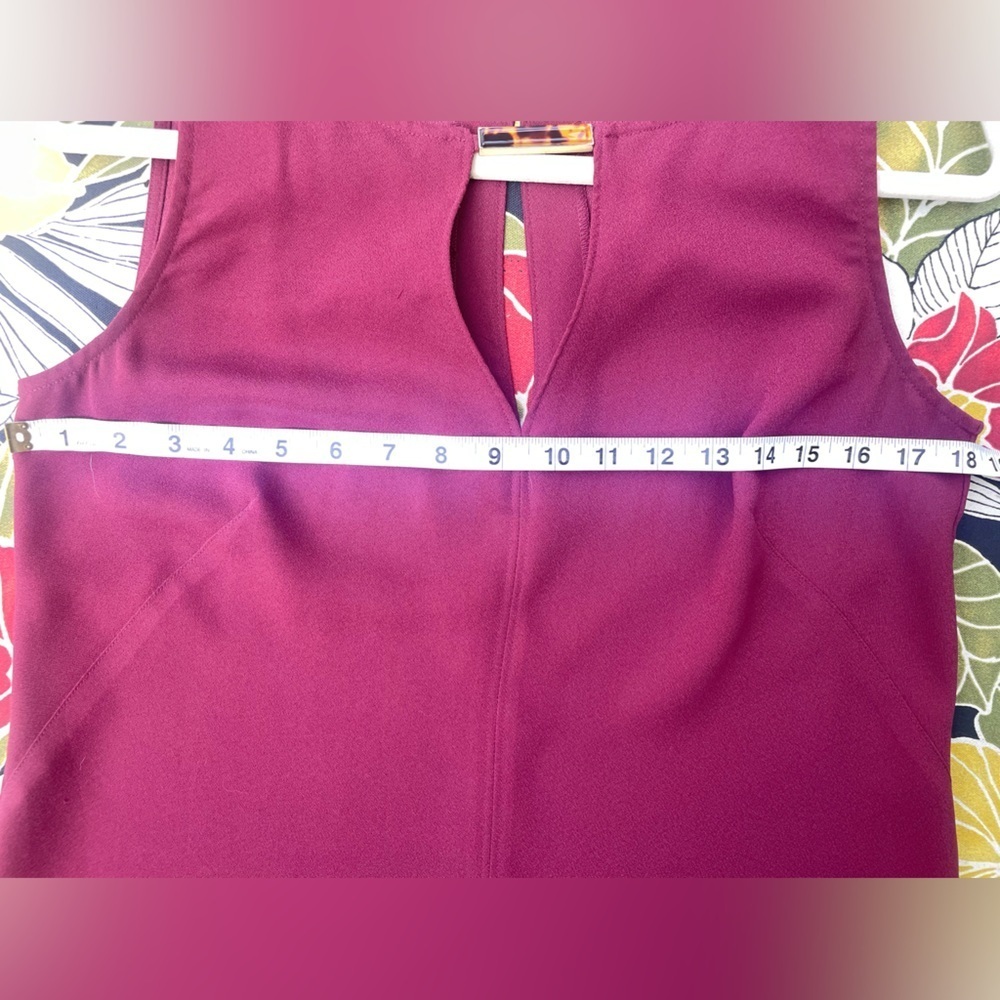 Ann Taylor Burgundy/Rust Sleeveless Blouse Top with Keyhole Neckline - Picture 5 of 5